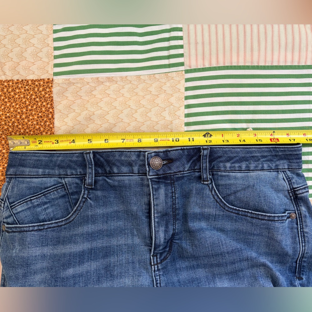 Democracy Ab Solution Girlfriend Straight Jeans - Picture 7 of 14